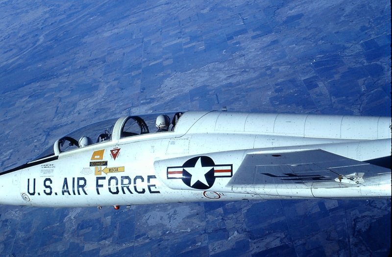 68e-vintage-t-38-formation-resize